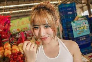 AISS爱丝(黄金版) - 在查看索菲这本长腿妹纸的写真集之前，你准备好接受这份腿部资源了吗？