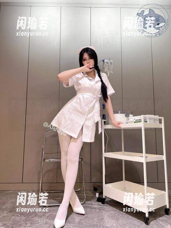 AT鲨 不得不说,AT鲨的空姐写真每张都是思绪的起点,图集变成了心灵的流浪。