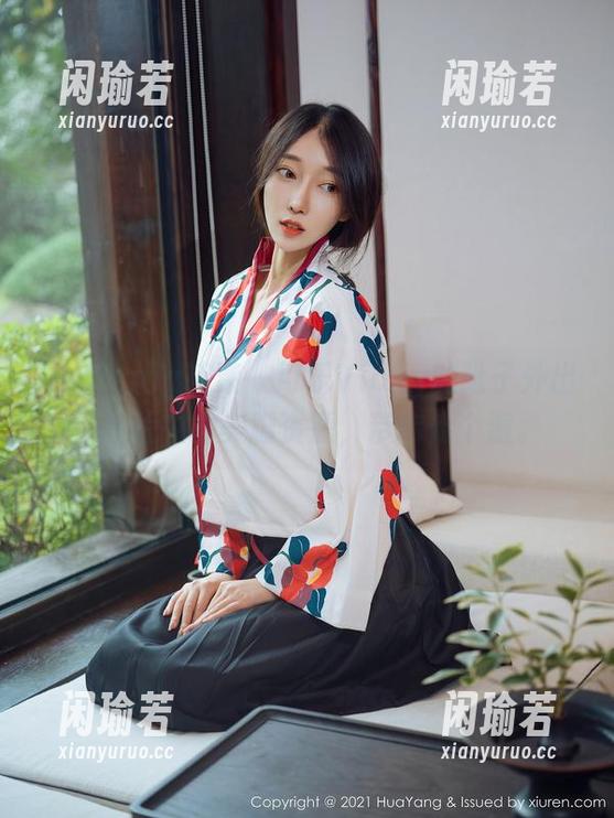HuaYang花漾-可乐Vicky HuaYang花漾 - 可乐Vicky的靴子外出:图片中的美脚资源,带你走个遍。