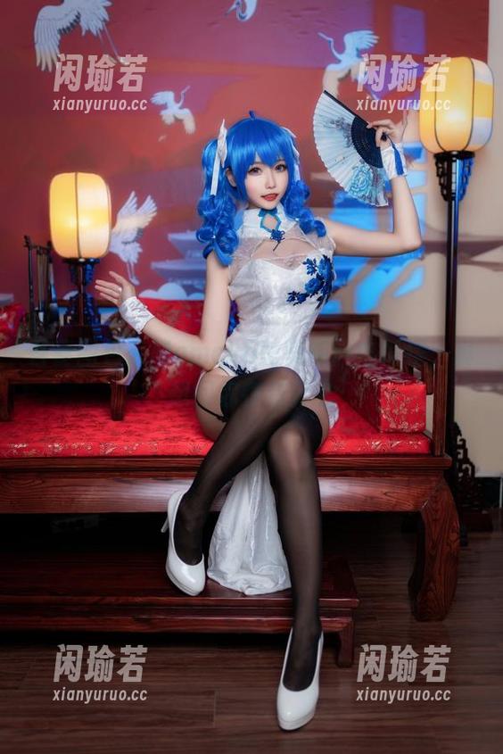 吾妻图包：Momoko葵葵在风中摇摆，真想问你在想什么