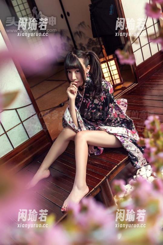 TouTiao头条女神-阿依努尔瓦娅 TouTiao头条女神 - 阿依努尔瓦娅的高清棉袜大分享,瞧瞧这袜子的复杂人生吧!