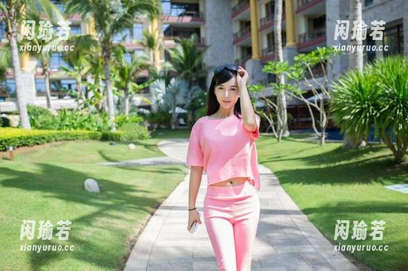 TuiGirl-王依萌 TuiGirl - 美图不止是墙上的黑板——王依萌教室里的每一个角落都有新发现,在线等你来挖掘!