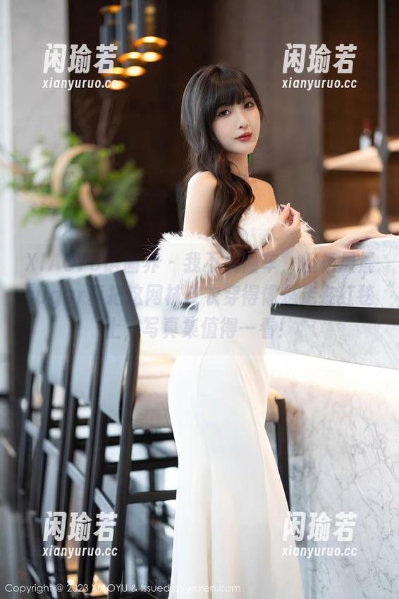XIAOYU语画界-杨晨晨sugar XIAOYU语画界 - 我不太懂车,但杨晨晨sugar真把这网袜皮衣穿得像是走在红毯上,写真集值得一看!