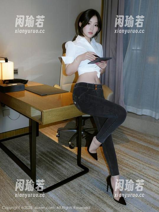 Xiuren秀人网-小爪几 Xiuren秀人网 - 小爪几的GAO画风:原图中的少女梦游,全靠这几张!