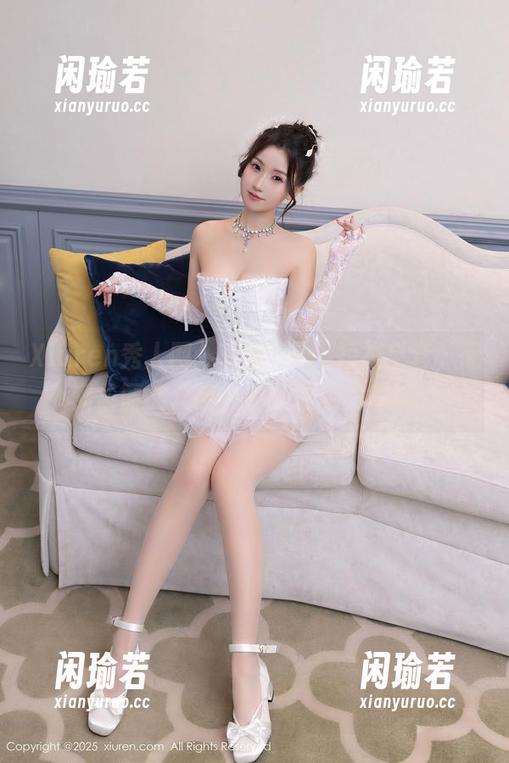 Xiuren秀人网-白微Sera Xiuren秀人网 - 白微Sera短裙全套,无需华丽的介绍,自带理想的气场。