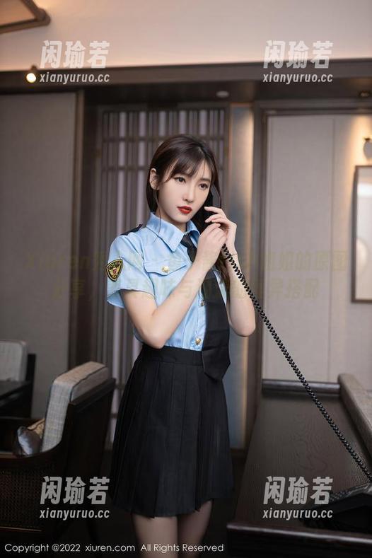 Xiuren秀人网-鱼子酱fish Xiuren秀人网 - 鱼子酱fish姐姐的原图分享,兼具趣味与潮流的怪异搭配