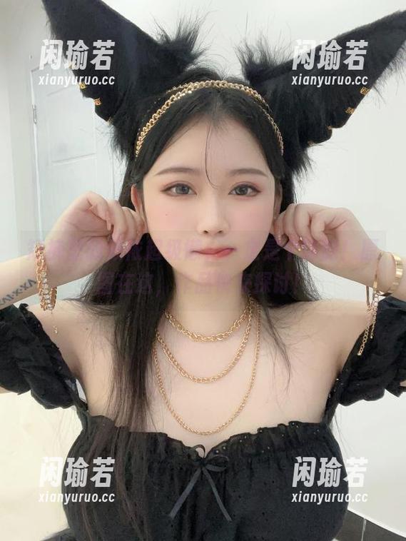 依依超级懒 短裤里的依依超级懒,一定是个话题!原图在这,作品快来探讨!