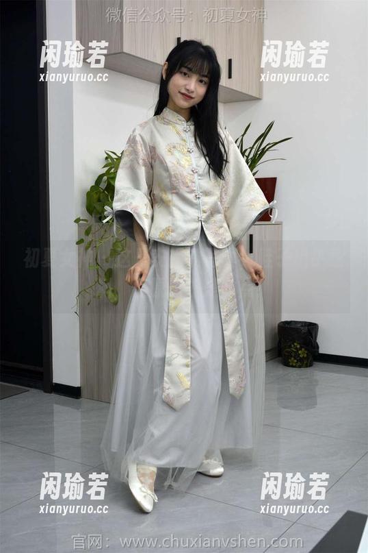 初夏女神 - 这是安妮的写真，鞋子出乎意料，但原图才是重点！