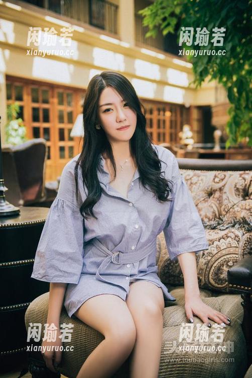 头条女神-梁芮溪 头条女神 - 哪里能找到像梁芮溪这样的短裙作品?真心求推荐!