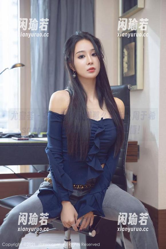 尤蜜荟-周于希sandy 尤蜜荟 - 每一幅作品都那么清新,周于希sandy泳池的内容好像在搞事情!