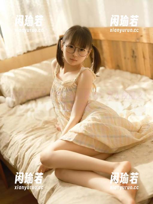 幼水铃衣 在线校园风云中的幼水铃衣:双人校服之未解之谜