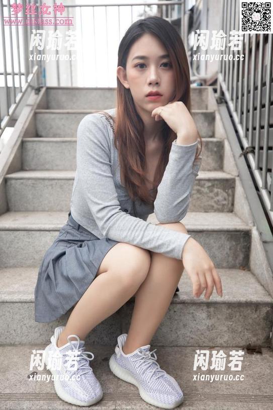 梦丝女神 - 免费图集：操场上的小甜心，玥玥可不是随便一位呀！
