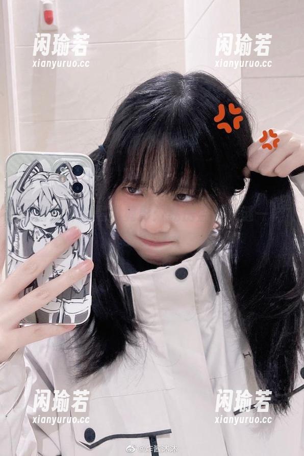 炸酱沐沐 炸酱沐沐的黑色剪影:私房合集,谜一样的色调…