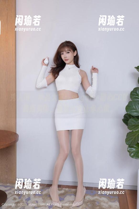 秀人网-sugar小甜心CC 秀人网 - 单品大赏:sugar小甜心CC的最新美图,裤里丝会让你心慌。