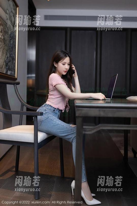 秀人网-养乐多DoDo 秀人网 - 一组养乐多DoDo的旅拍美图合集,分分钟让你忍不住想起旅行的奇葩时刻!