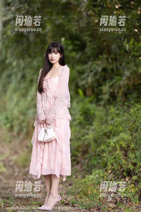秀人网-娜比 秀人网 - 美女与天气:娜比的夏天合集,虽然没日光浴,但气氛也是没话说。