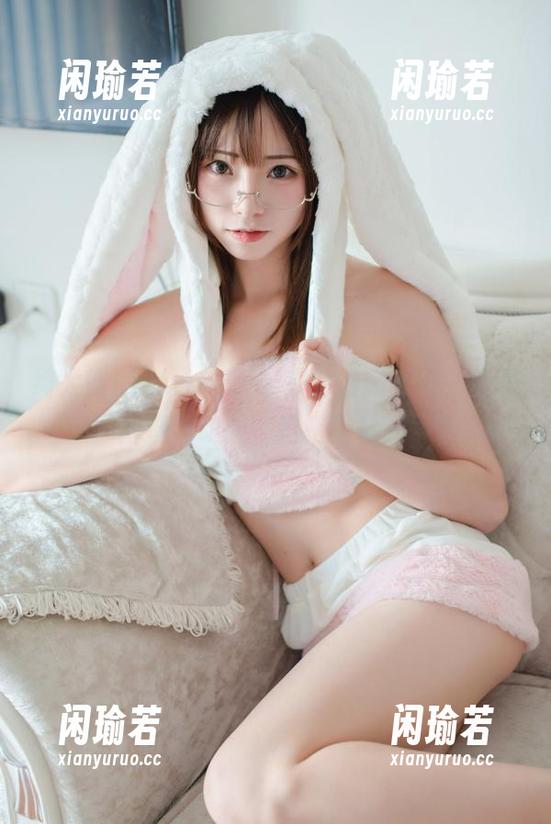绮太郎kitaro 绮太郎kitaro今天带来的最新美图,竟是蕾姆运动服,这搭配妙啊!