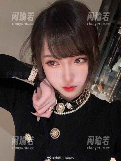 腐团儿Ikaros 短裤外卖,腐团儿Ikaros私拍原图一边吃着花生米一边欣赏!