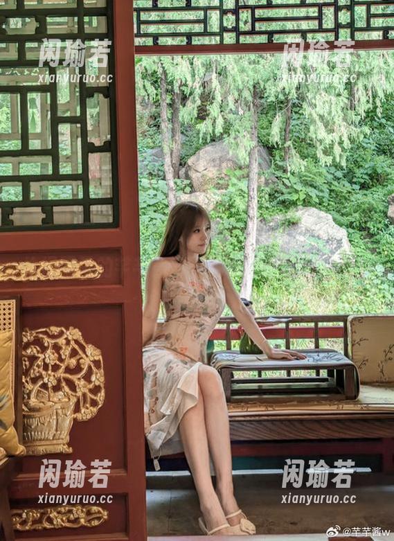 芊芊酱w 体操服里的芊芊酱w:越看越是福利的背影