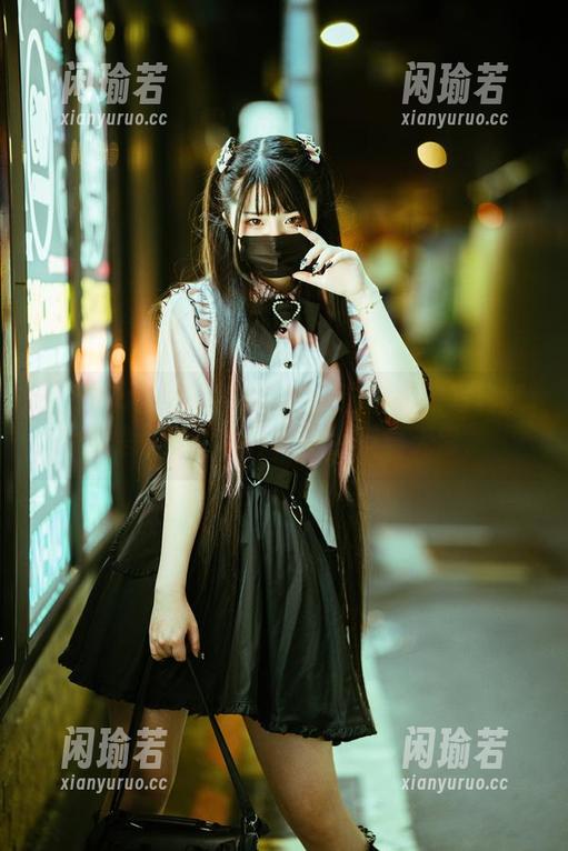 落落Raku 落落Raku的暮秋随笔:这组高清写真就像是堆落的秋叶,有点反复无常。