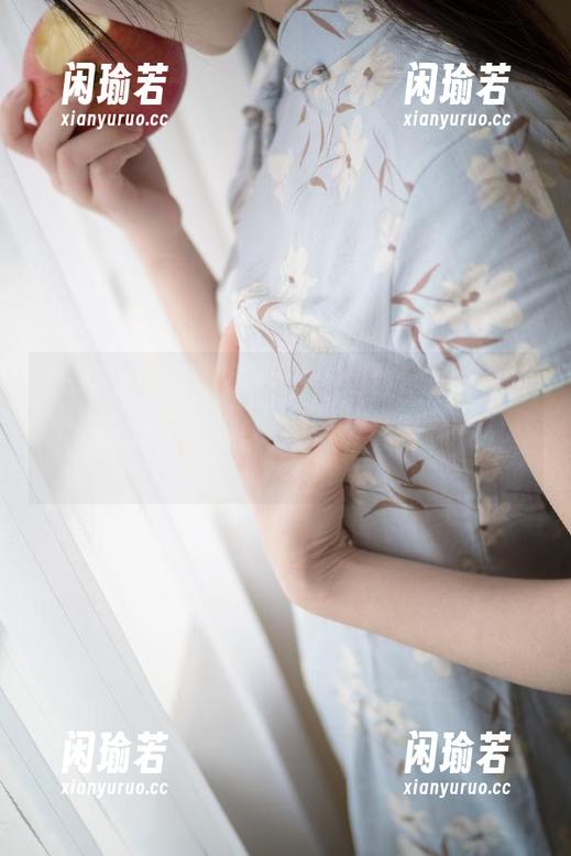西尔酱 免费图包没有人会拒绝,但西尔酱的白色吊带袜让我想问:袜子真能拯救我从发呆的世界中吗?