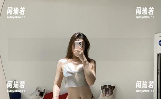 铁锤姐姐 微密圈 - 看!铁锤姐姐的黑色吊袜原图全集,让你怀疑人生的时尚选择!